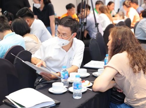 khách hàng tham dự sự kiện